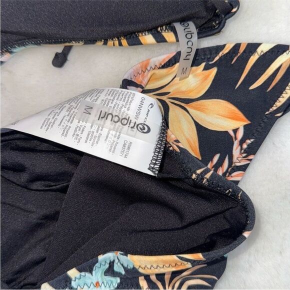 RIP CURL SUN DANCE TRIANGLE SET
BLACK Womens Size Medium - Picture 5 of 9